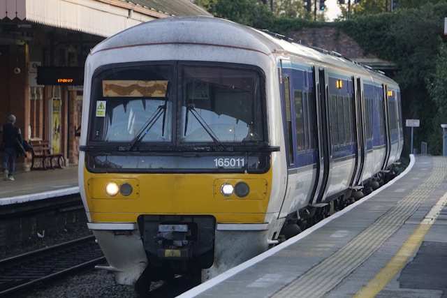 train at High Wycombe station